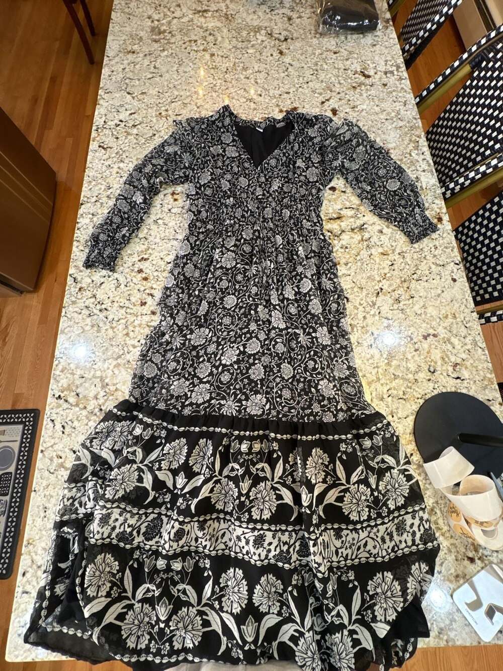 Old Navy Floral Print Smocked Maxi Dress Size S Black White Tiered Long Sleeve